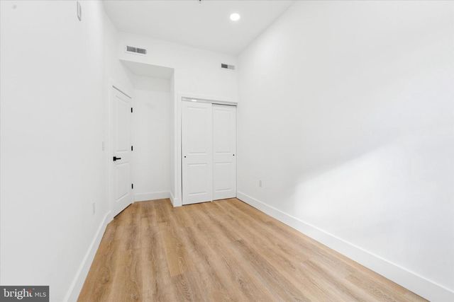 2424 W THOMPSON ST, Philadelphia, PA 19121