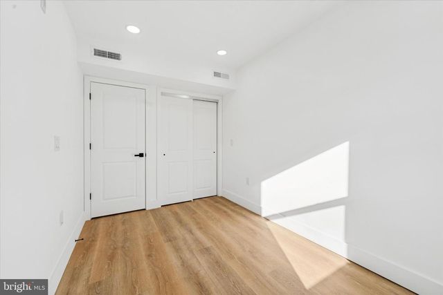 2424 W THOMPSON ST, Philadelphia, PA 19121