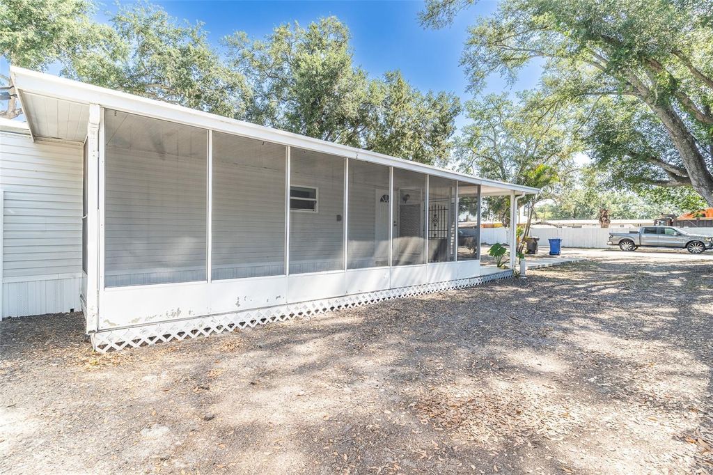 Image 13 of property listing at 5807 BARRY LANE, Tampa, FL 33634