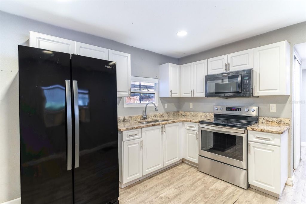 Image 4 of property listing at 5807 BARRY LANE, Tampa, FL 33634