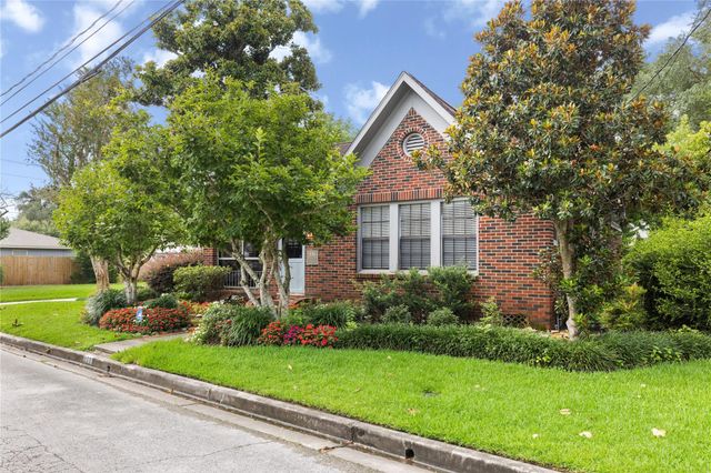 906 Higgins, Humble, TX 77338