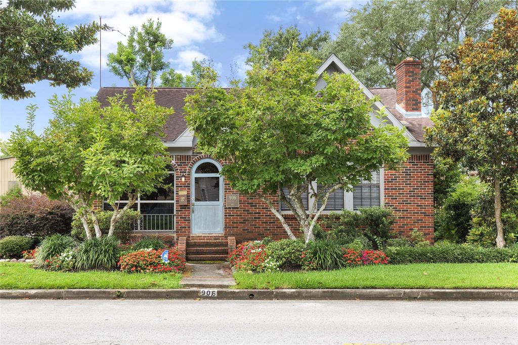 906 Higgins, Humble, TX 77338