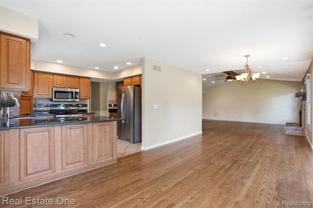 24889 Sutherland Drive, Novi, MI 48374