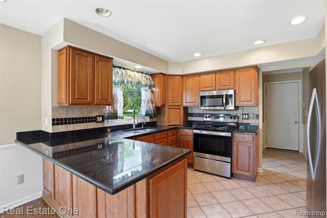 24889 Sutherland Drive, Novi, MI 48374