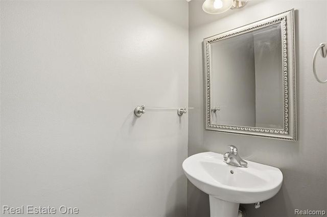24889 Sutherland Drive, Novi, MI 48374