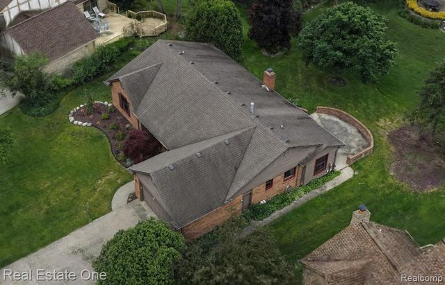 24889 Sutherland Drive, Novi, MI 48374