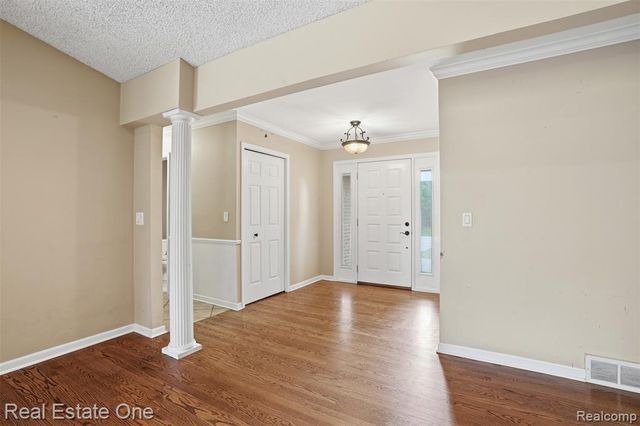 24889 Sutherland Drive, Novi, MI 48374