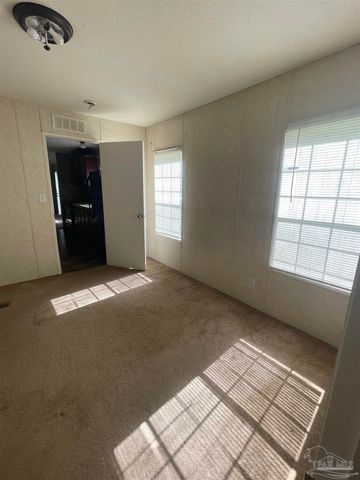 9520 Bridlewood Rd, Pensacola, FL 32526