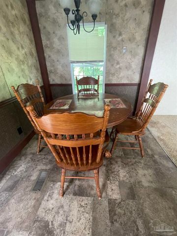 9520 Bridlewood Rd, Pensacola, FL 32526