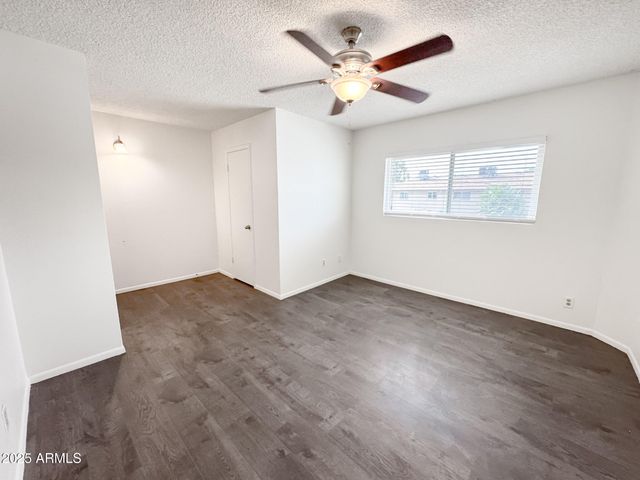 6729 N 44TH Avenue, Glendale, AZ 85301