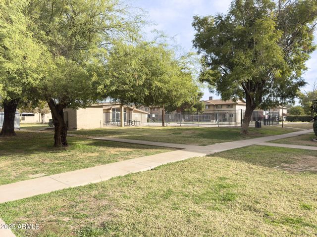 6729 N 44TH Avenue, Glendale, AZ 85301