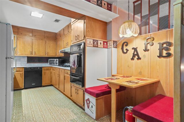 630 Easley Street, White Settlement, TX 76108