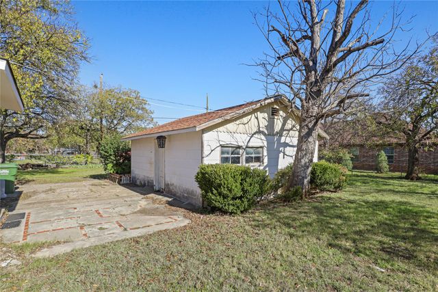 630 Easley Street, White Settlement, TX 76108