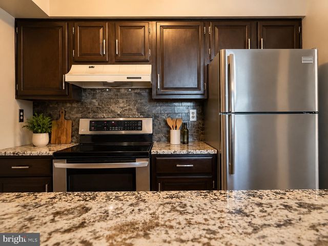 2313 ASPEN DR, Plainsboro, NJ 08536