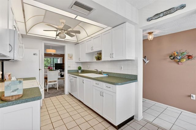 505 30TH AVENUE W E303, Bradenton, FL 34205