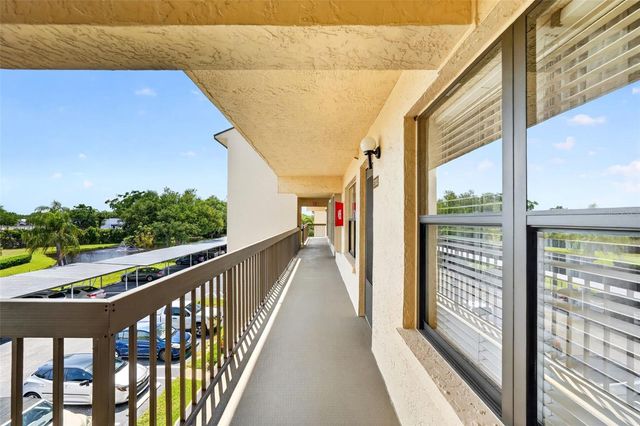 505 30TH AVENUE W E303, Bradenton, FL 34205