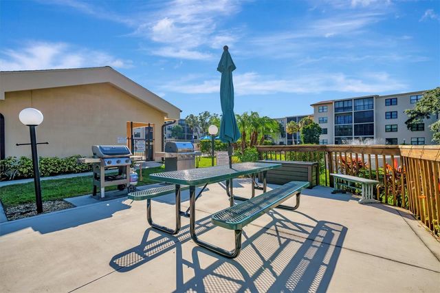 505 30TH AVENUE W E303, Bradenton, FL 34205