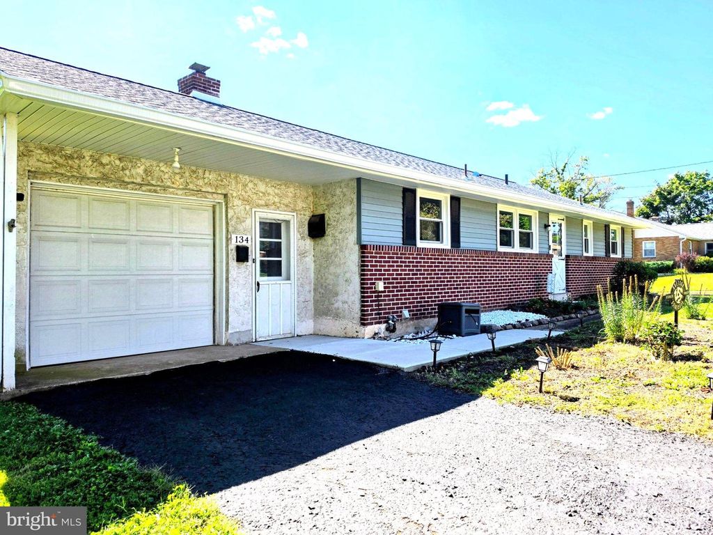 134 W SCHOOL ST, HATFIELD, PA 19440 — photo 3