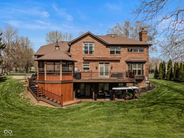 4695 Stonebridge Court, Columbus, IN 47201