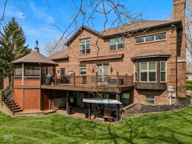 4695 Stonebridge Court, Columbus, IN 47201
