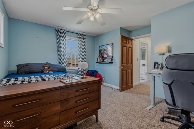 4695 Stonebridge Court, Columbus, IN 47201