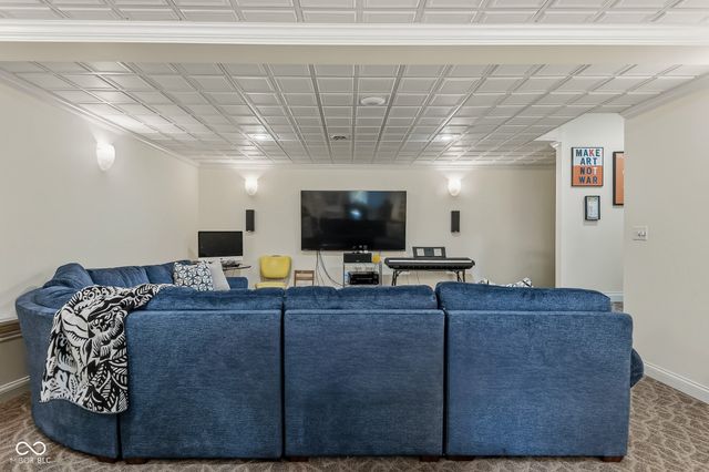 4695 Stonebridge Court, Columbus, IN 47201