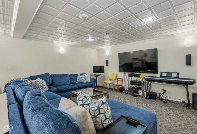 4695 Stonebridge Court, Columbus, IN 47201