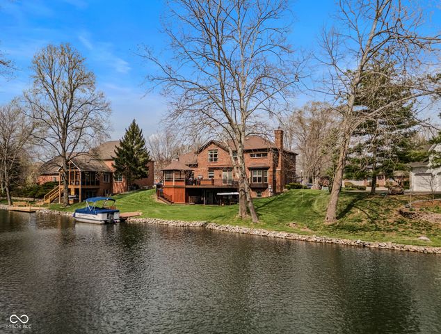 4695 Stonebridge Court, Columbus, IN 47201