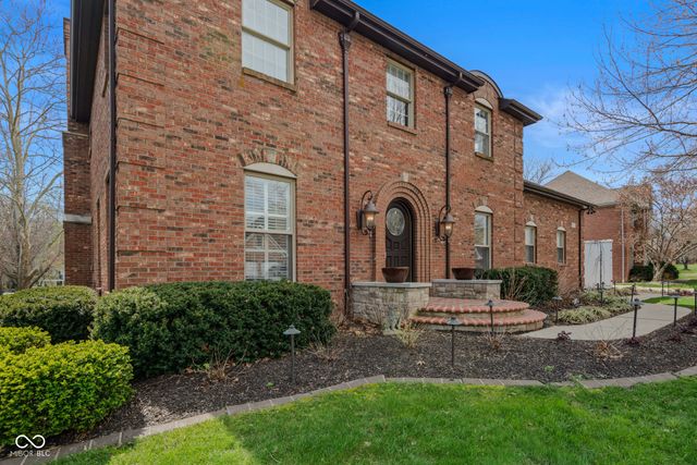 4695 Stonebridge Court, Columbus, IN 47201