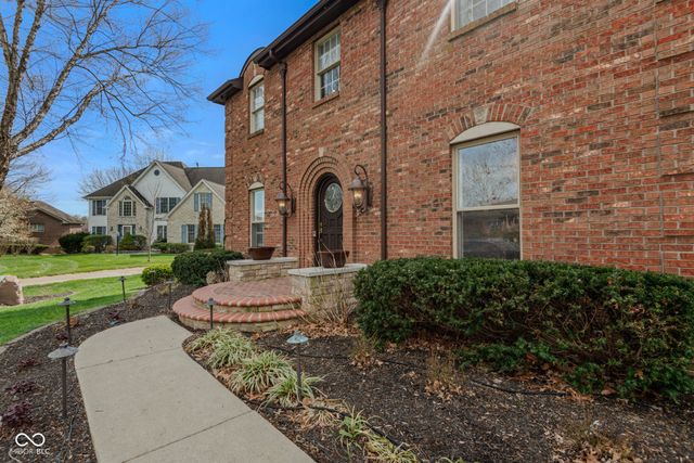 4695 Stonebridge Court, Columbus, IN 47201