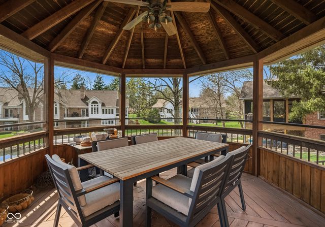 4695 Stonebridge Court, Columbus, IN 47201