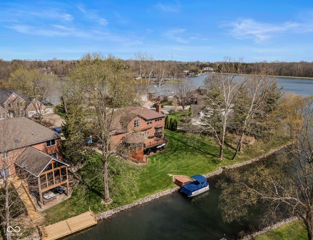 4695 Stonebridge Court, Columbus, IN 47201