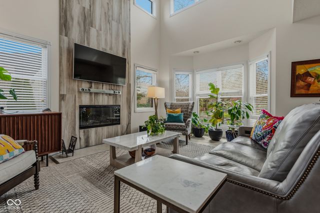 4695 Stonebridge Court, Columbus, IN 47201