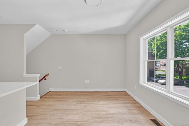 70 Whiting Street Apt G, Plainville, CT 06062