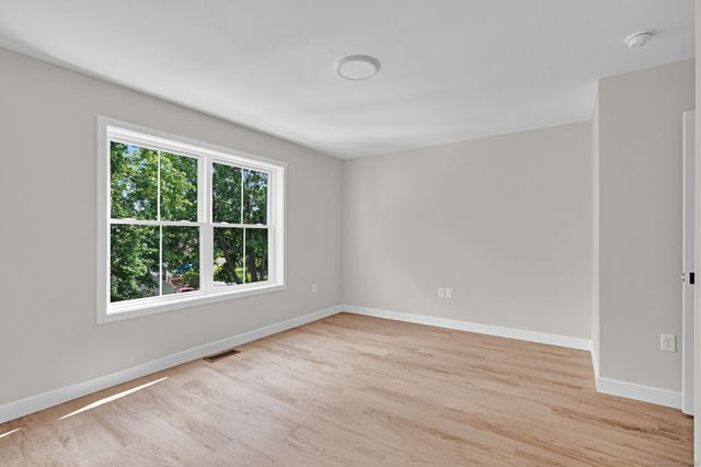 70 Whiting Street Apt G, Plainville, CT 06062