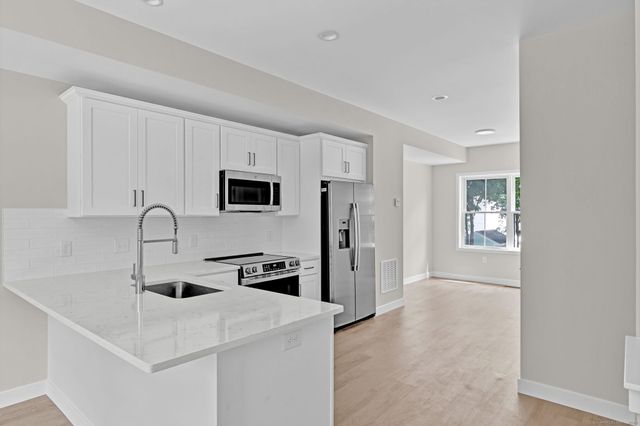 70 Whiting Street Apt G, Plainville, CT 06062