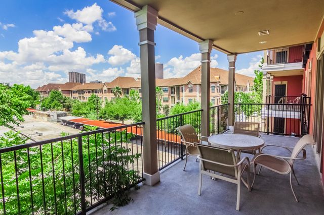 2400 Mccue Road 332, Houston, TX 77056