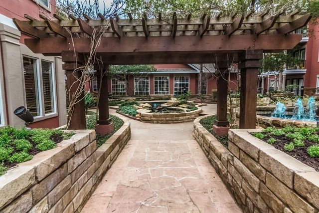 2400 Mccue Road 332, Houston, TX 77056
