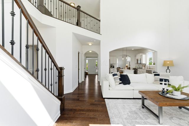 304 Glen Crossing Drive, Etna, OH 43062