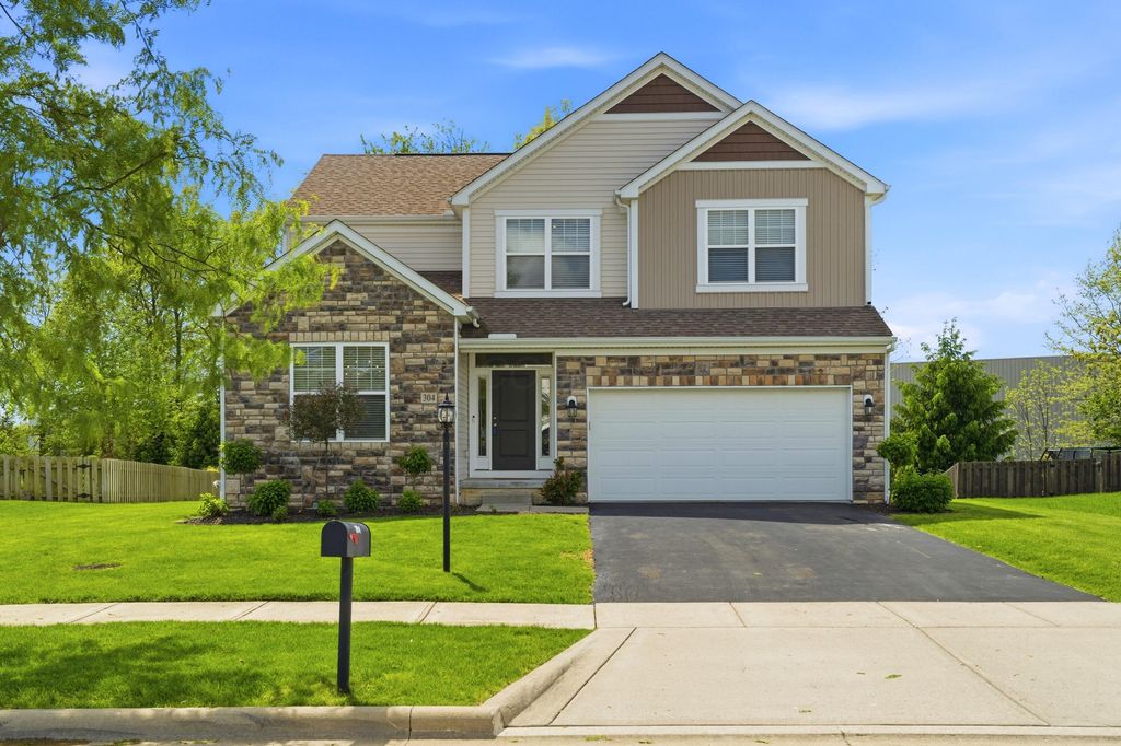 304 Glen Crossing Drive, Etna, OH 43062