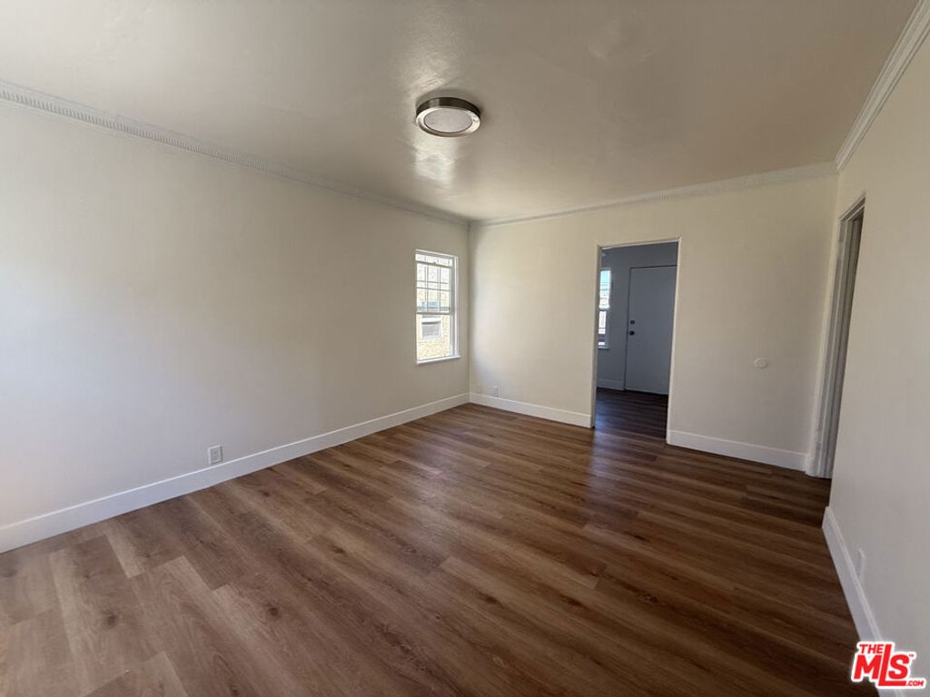 Image 10 of property listing at 2417 W Vernon Avenue, Los Angeles, CA 90008