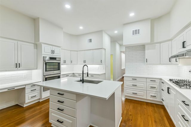 82 Broad Cove Lane, Montgomery, TX 77356