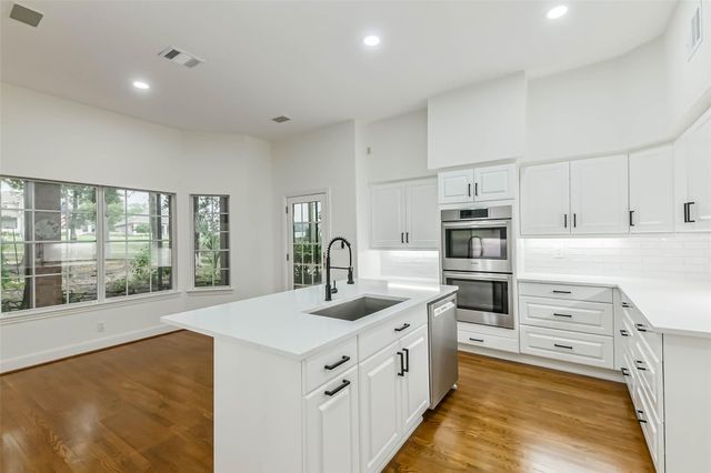 82 Broad Cove Lane, Montgomery, TX 77356