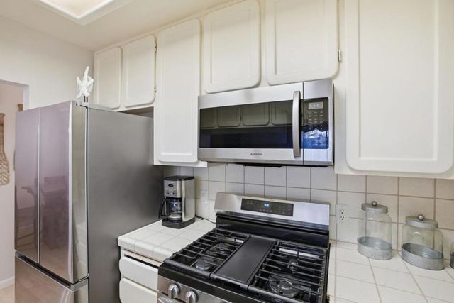 461 Dela Vina Avenue 103, Monterey, CA 93940