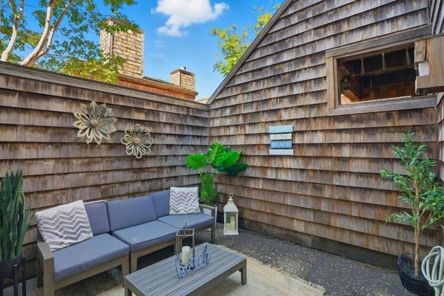 461 Dela Vina Avenue 103, Monterey, CA 93940