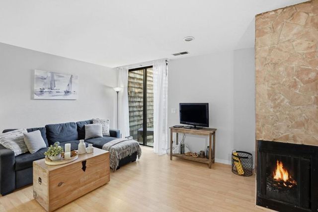 461 Dela Vina Avenue 103, Monterey, CA 93940