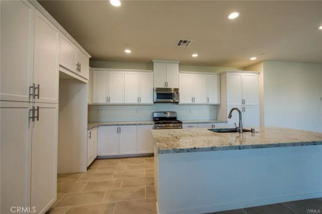 501 Trailblaze, Irvine, CA 92618