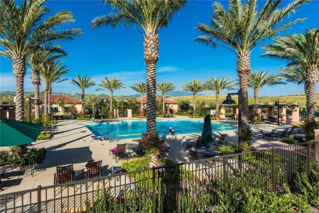 501 Trailblaze, Irvine, CA 92618