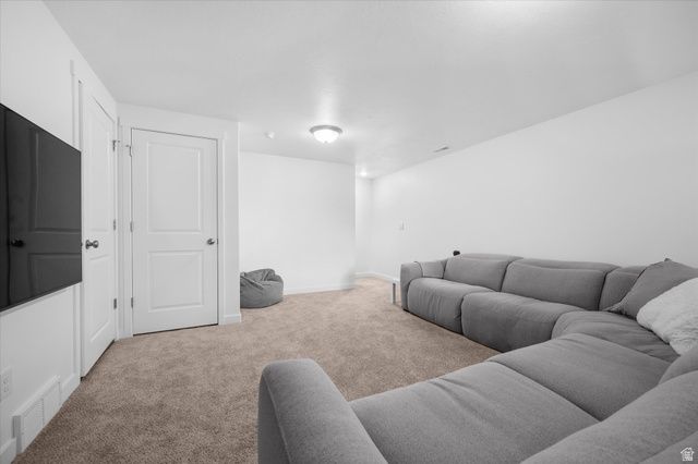 645 S PLUM CREEK LN, Ogden, UT 84404