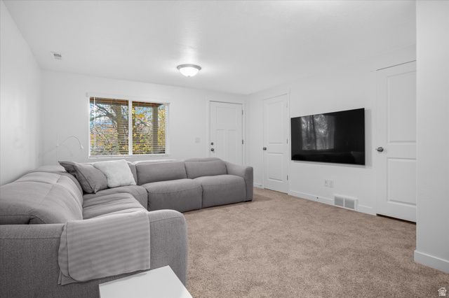 645 S PLUM CREEK LN, Ogden, UT 84404